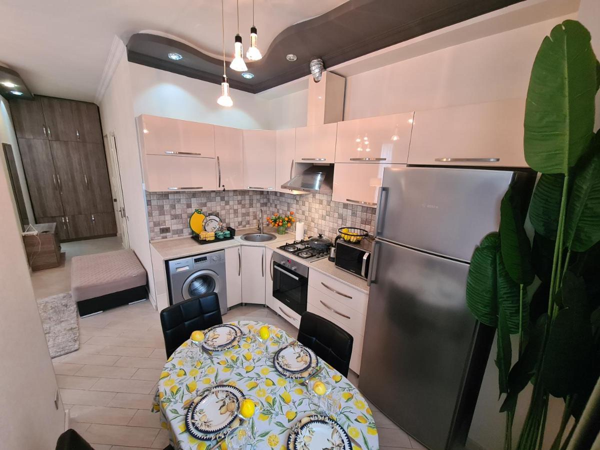 Sunpartment Apartment Batumi Bagian luar foto